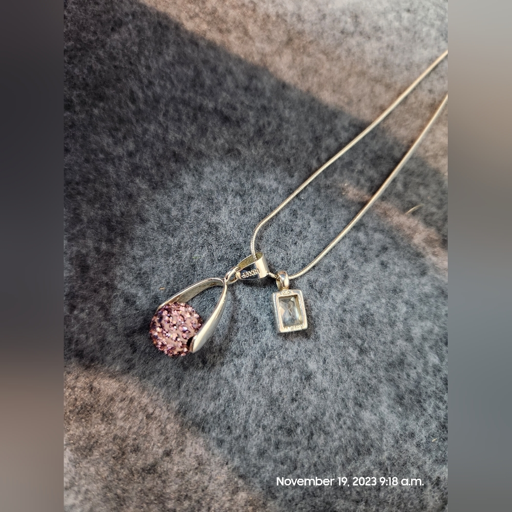 Really nice amethyst colored pendant crystal necklace